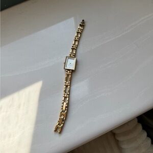 Elegant Gold Women's Watch